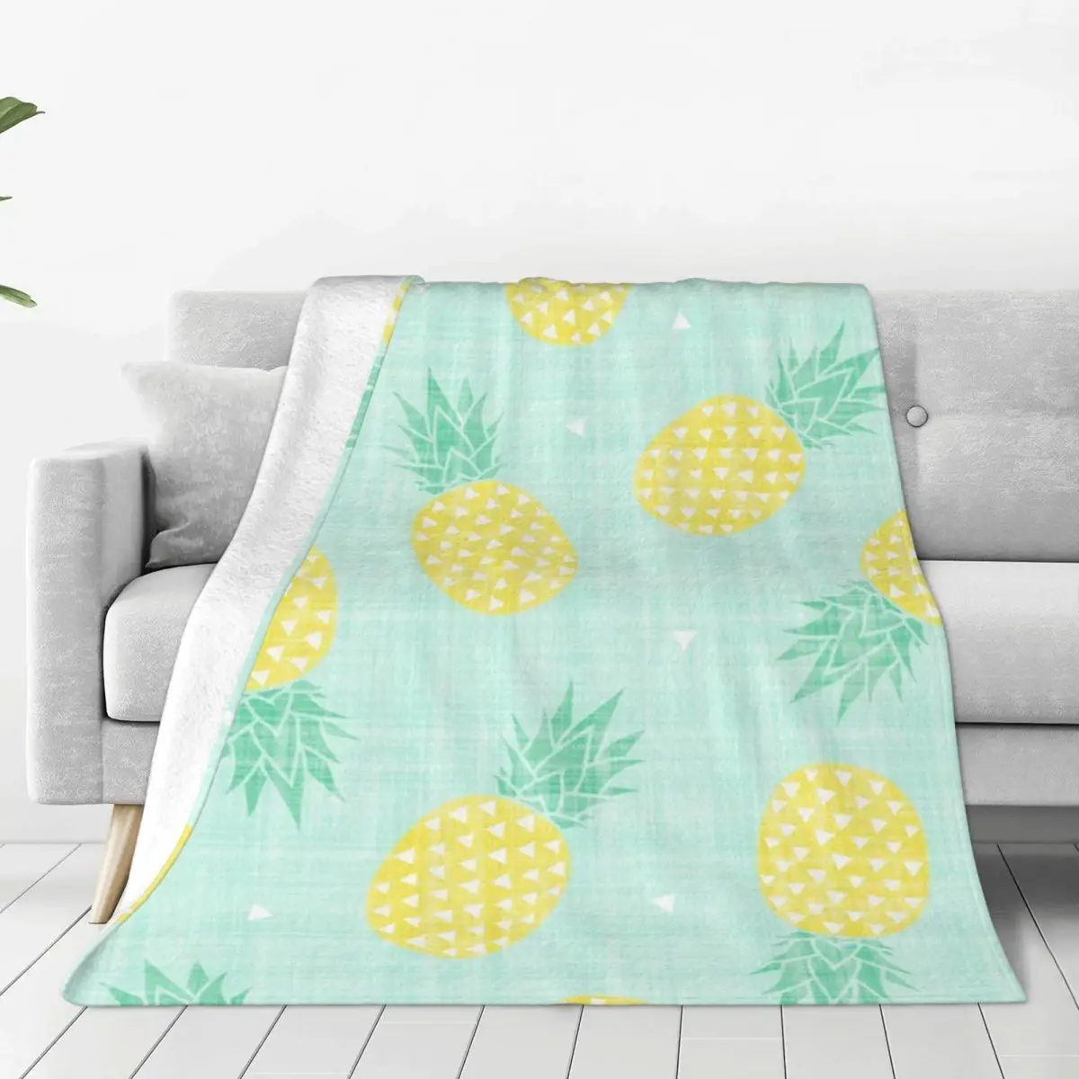 

Cartoon Pineapple Soft Fleece Throw Blanket Warm and Cozy for All Seasons Comfy Microfiber Blanket for Couch Sofa Bed 40"x30"