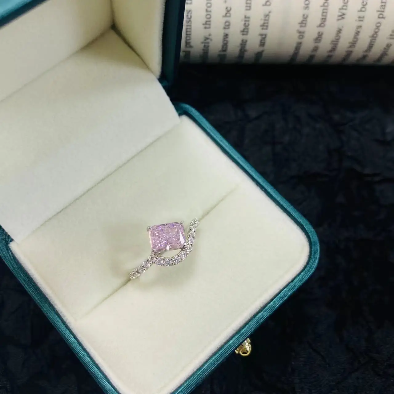 Кольцо из серебра 925 пробы с цирконом в европейском и американском стиле