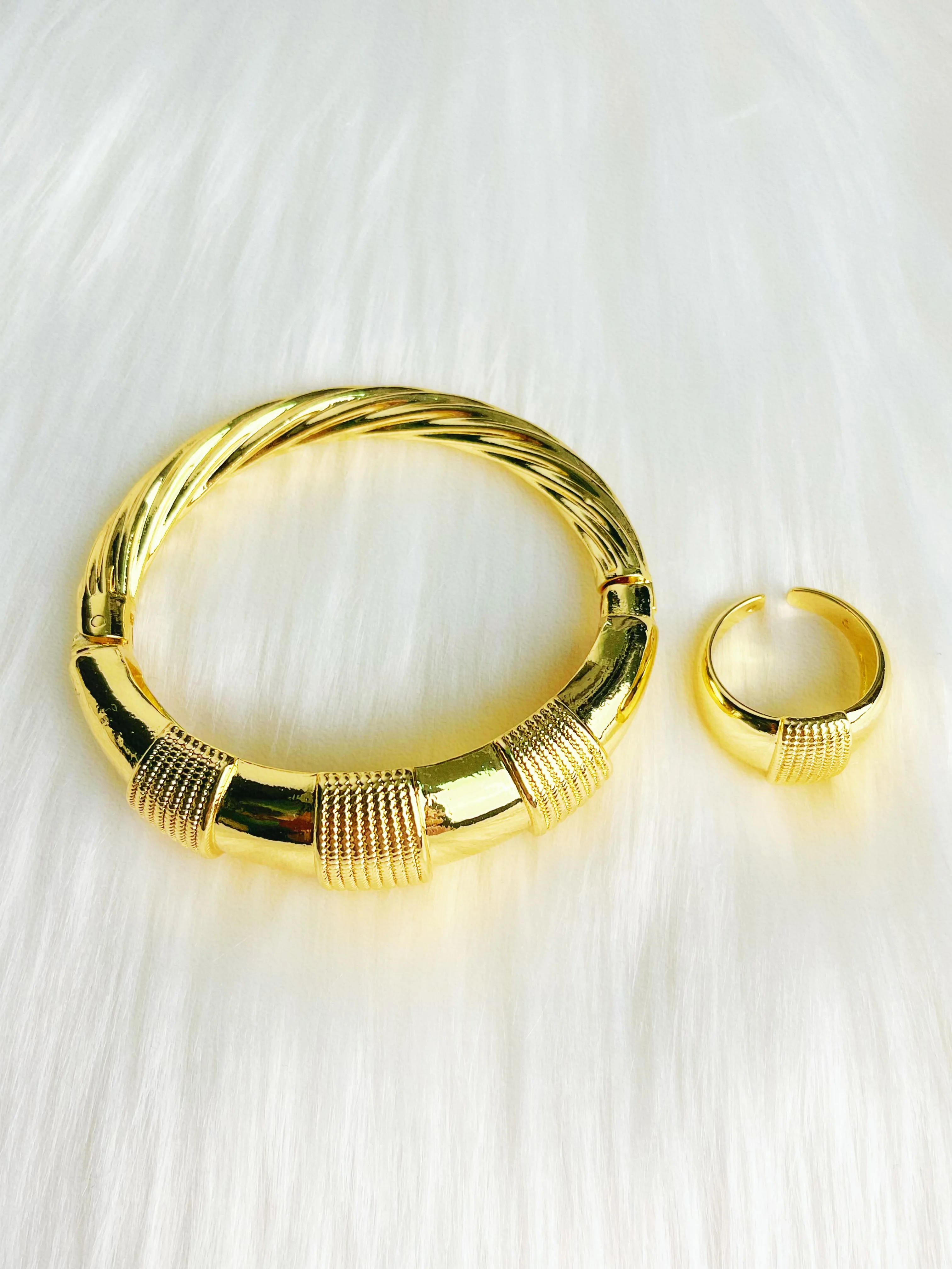 

Dubai Jewelry Set Bracelet Ring Two Piece Women's Jewelry Party Wedding Anniversary Fashion Gold Plating Luxury Elegance
