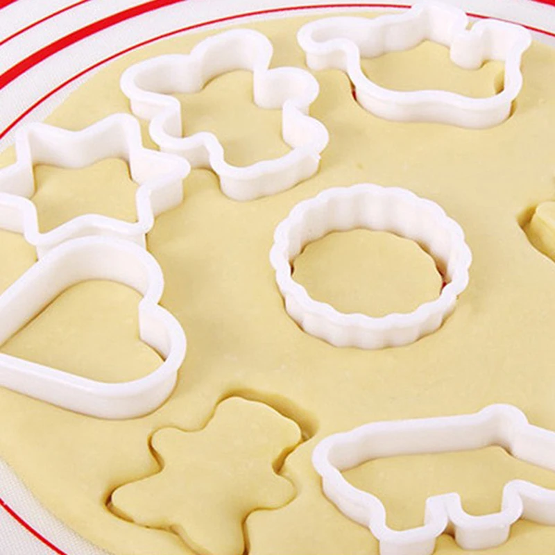 

8 pcs/set Biscuit Mould Cartoon Animal Fondant DIY 3D Pastry Cookie Cutters Baking Mold Cookie Tools Pastry Accessories