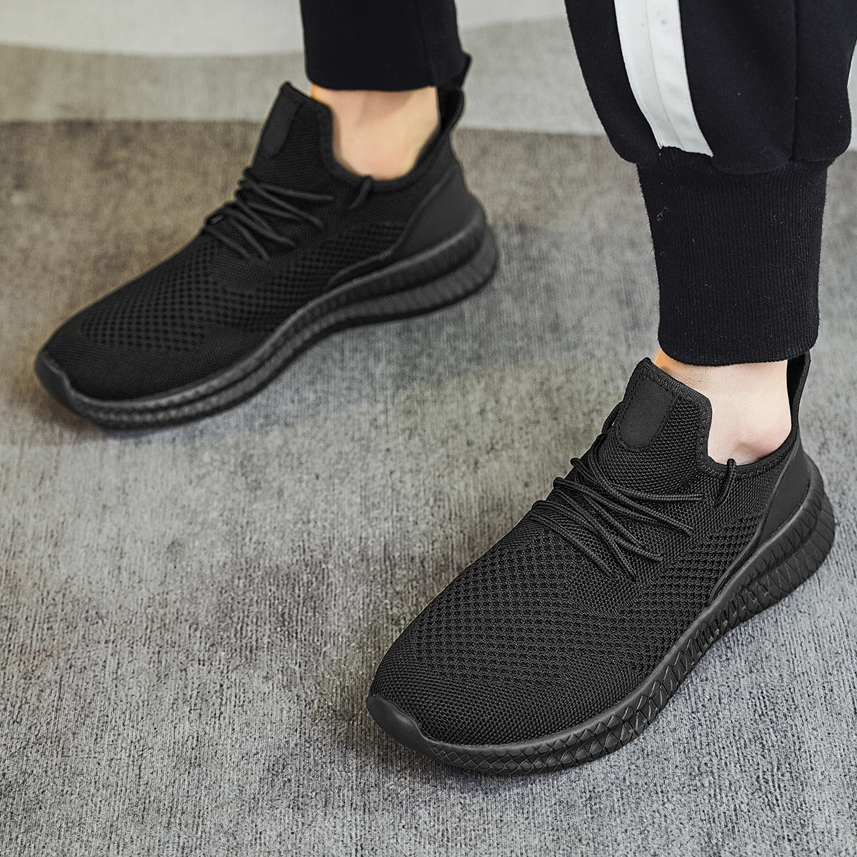 Men Running Shoes Lac-up Men's Sport Shoes Lightweight Comfortable Breathable Walking Sneakers Tenis Masculino Zapatillas Hombre