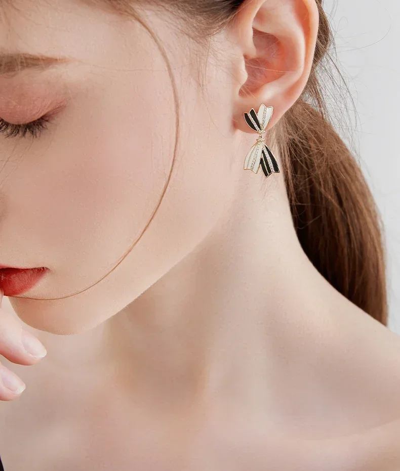 Черно-белые серьги с бантом новинка 2024 уникальные серьги-капли для девочек