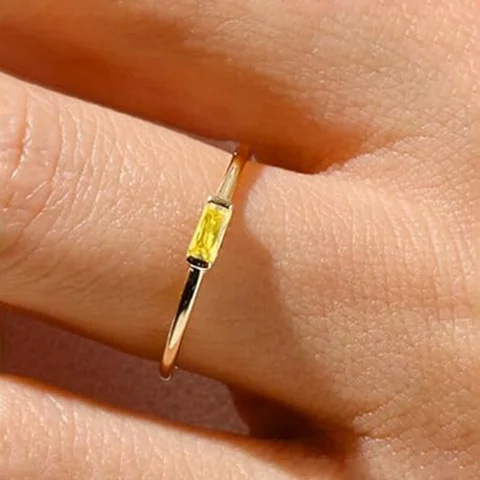 MEDFOLY Кольцо-багет с камнем рождения для женщин