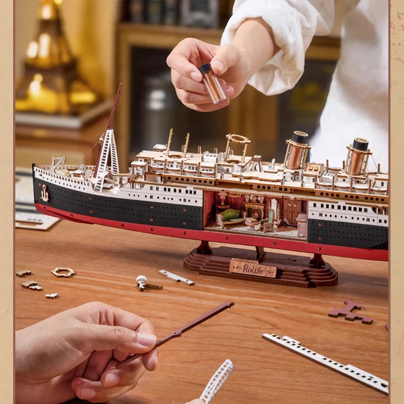 Фото Официальная подлинная 3D головоломка Rolife Titanic, деревянная сборная модель ручной работы, креативное украшение для рабочего стола №5