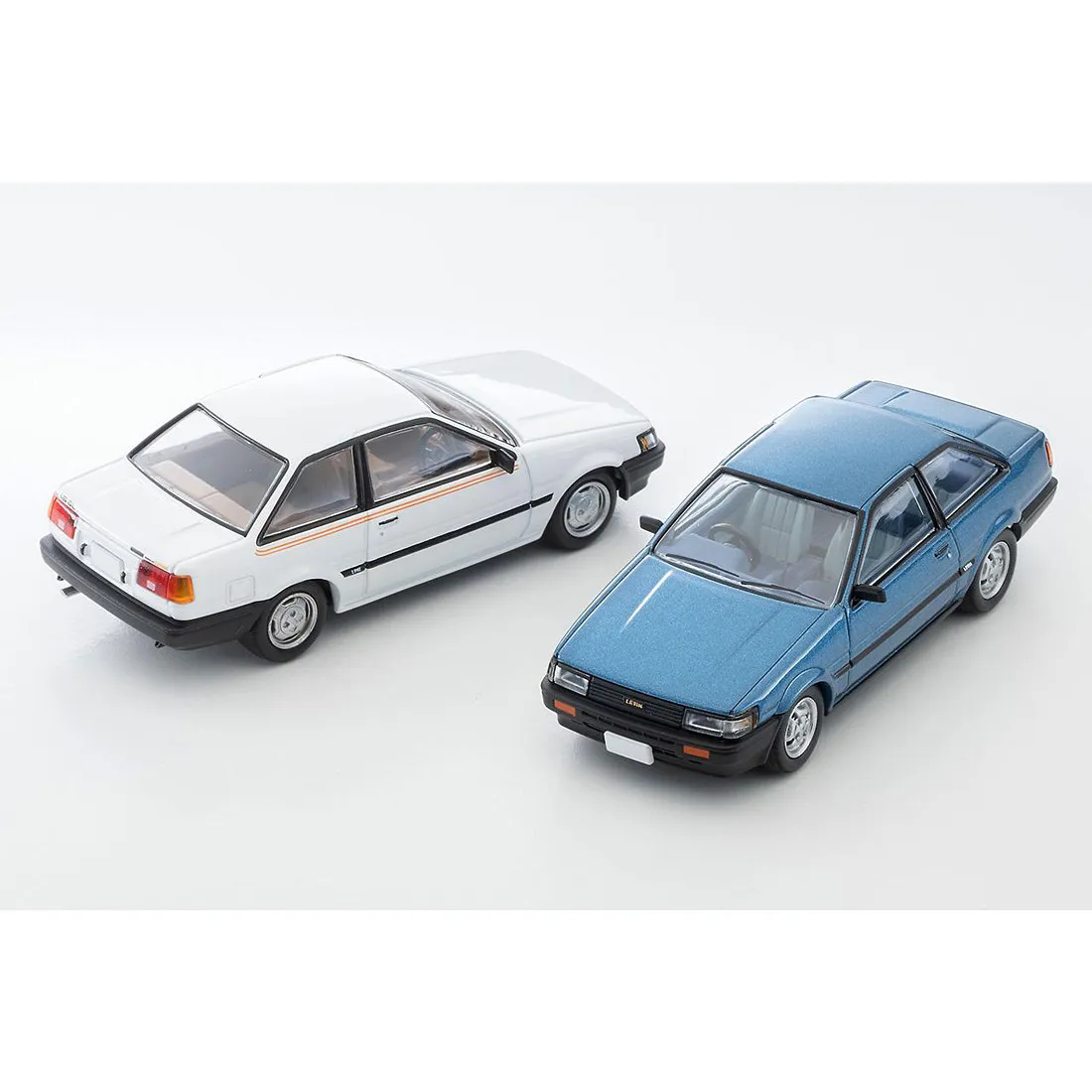 Фото Оригинальная коллекционная модель автомобиля Tomytec Tomica Limited Vintage NEO LV-N284e Toyota Corolla Levin 2-door 1983 1/64, литая под давлением, подарок для коллекционеров №3