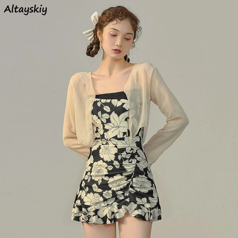 

Комплект бикини женский в пляжном стиле, праздничный купальный костюм, облегающий винтажный пикантный модный в Корейском стиле, без косточек, с оборками и цветами, милый базовый шик, на лето