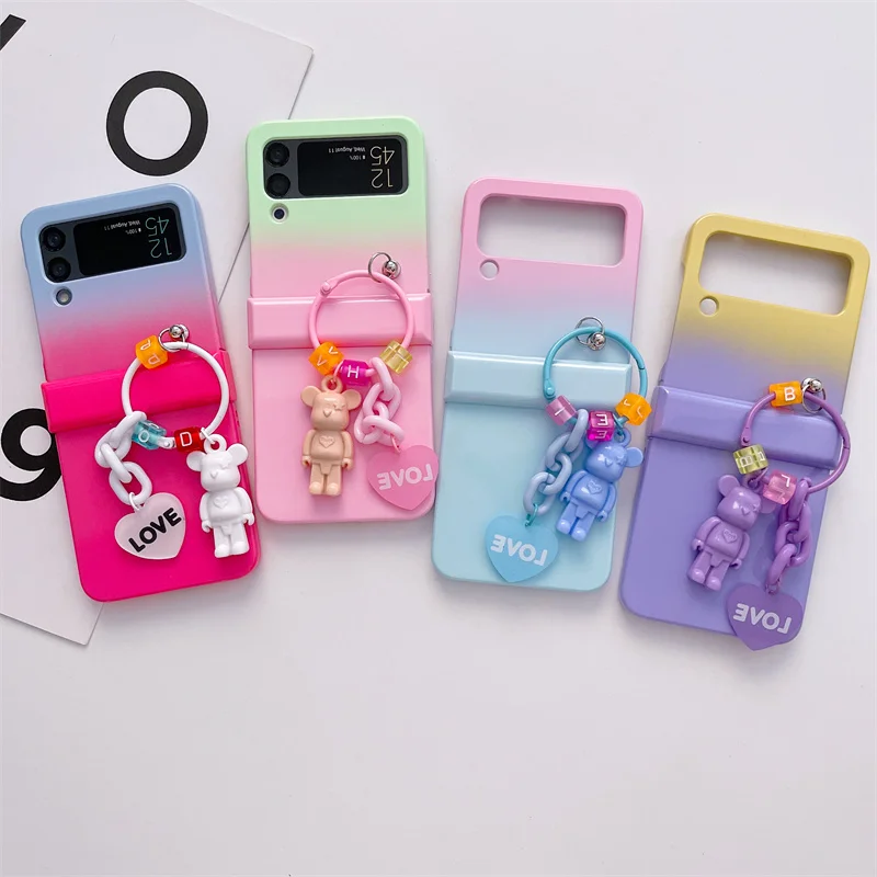 

Cute Bear Pendant Gradient Hinged Phone Case For Samsung Galaxy Z Flip 4 3 Cover Cartoon Hard Cases For Z Flip3 Flip4 5G Funda