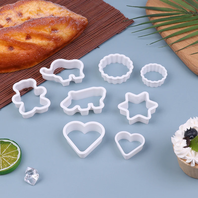 

8Pcs/Set Cartoon DIY creative cookie stamper Biscuit Baking Tool Kitchenware Bakeware Plastic biscuit mold cutting die