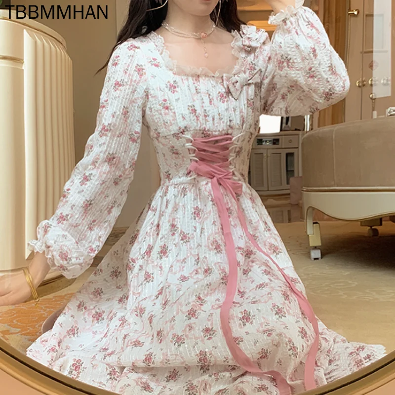 

Женское платье с длинным рукавом и цветочным принтом, средней длины