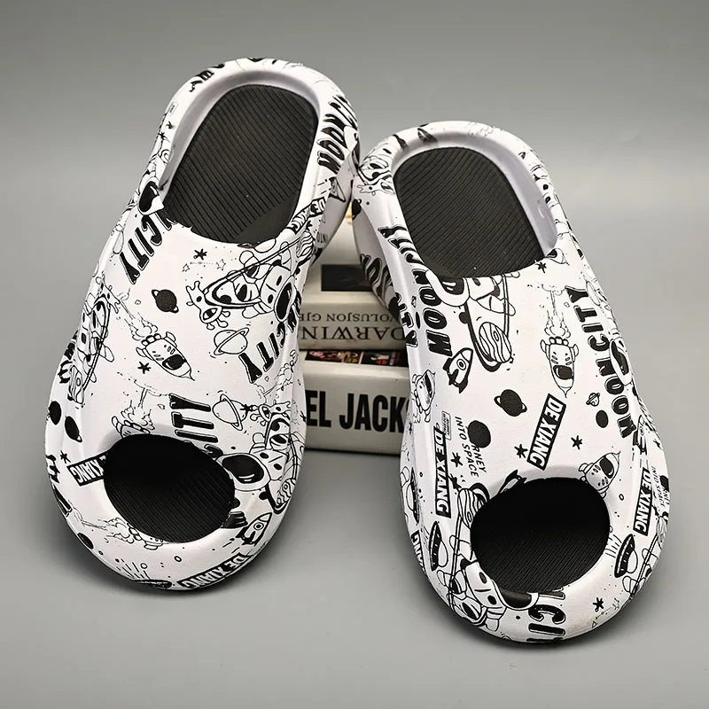 

2023 Popular Men Platform Beach Vacation Slides Soft EVA Fashion Slippers Hollow Summer Sandals Casual Thick Bottom Men Shoes