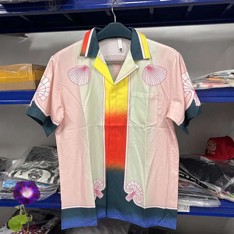 Рисунок 2 - Красочная рубашка с изображением