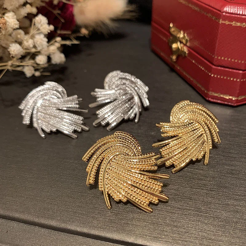 

New Retro European And American Style Irregular Geometric Twisted Earrings Personality Punk Fashion Accessories Jewelry Brincos