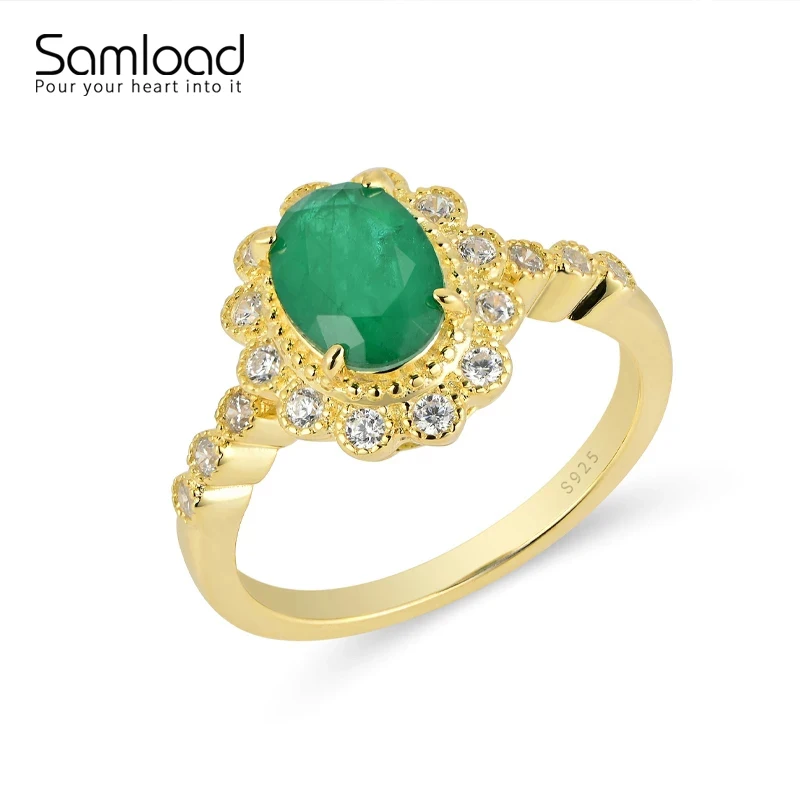 Женское кольцо из серебра 925 пробы с изумрудом 6 х8 мм |