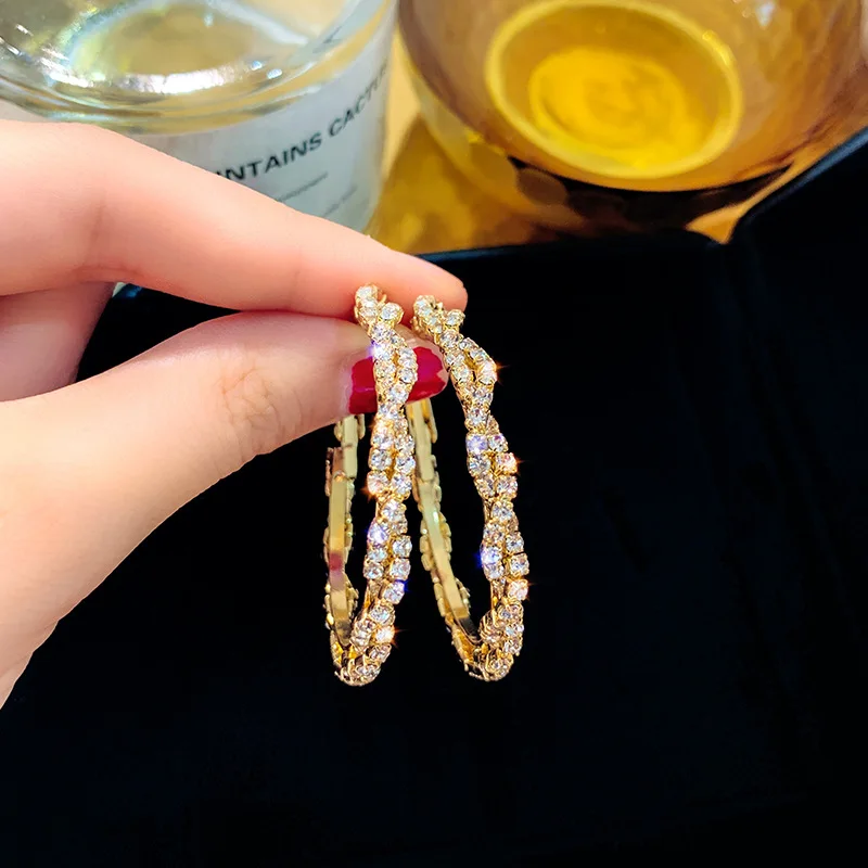 

Fashion Jewelry Round Hoop Earrings Shiny Screw Crystal Earrings for Women Statement Earrings Party Gifts