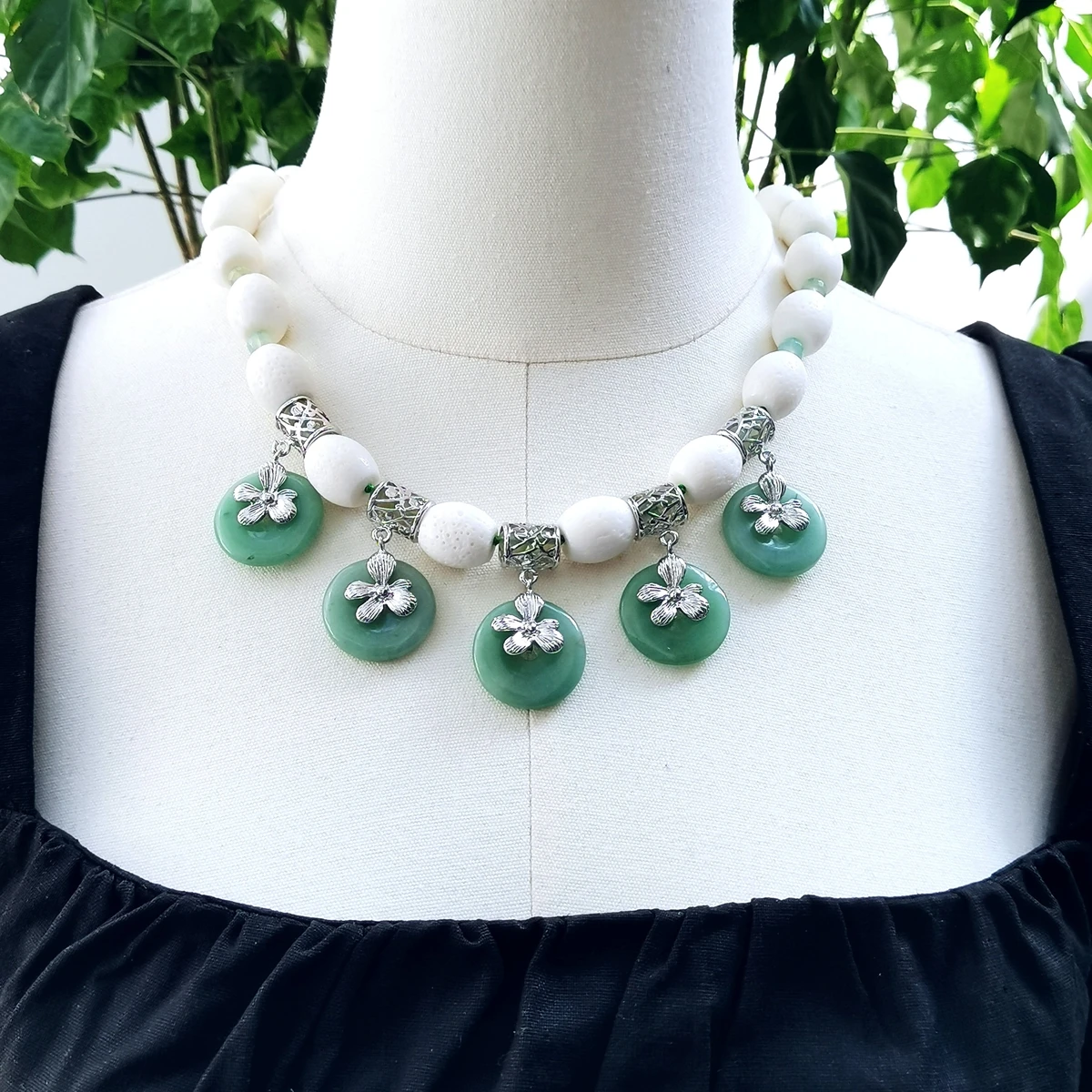 Lii Ji чокер из белого кораллового зеленого авантюрина ожерелье 52 см в наличии