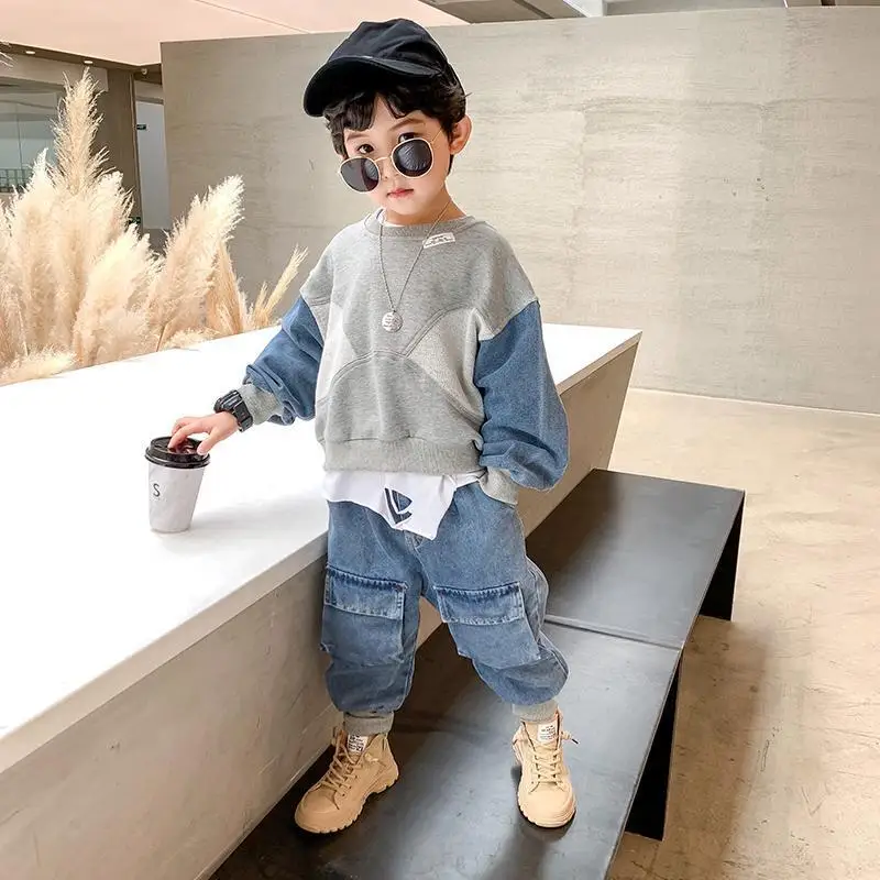 

Детский джинсовый костюм для мальчиков 2-8 лет, корейский Модный комплект из двух предметов, топ + штаны на осень и весну, 2023