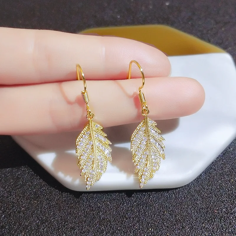 

Gold Leaf Women's Hoop Earrings Bohemian Art Style Party Dinner Fashion Single Women's Jewelry Sparkling Crystals Free Shipping