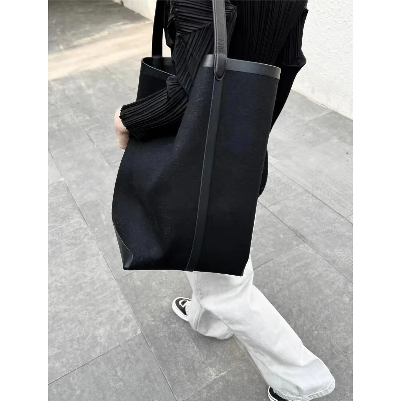 Designer Handbag Waterproof Canvas Bag Large Capacity Simple Atmosphere Commuter Bucket Bag Shoulder Handbag 2023 New Summer