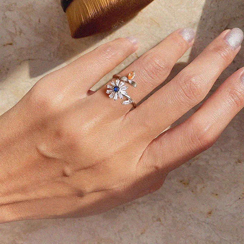 

Fashion Hot Selling Ring Small Daisy Rotatable Ring Bee Ring Adjustable Opening Flower Ring