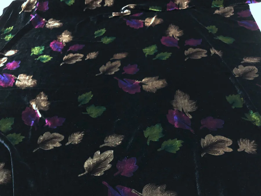 Вельветовая ткань из натурального шелка с черным низом многоцветные листья