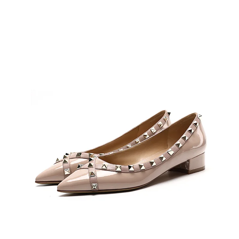 2023 Spring/Summer Shallow Mouth Willow Nail Shoes New Style Pointed Mid Heel Riveted Fashion Thick Heel Women's Short Heels
