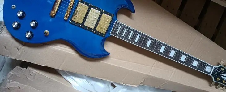 

SG electric guitar, black,3 pickups,black blue Dumb light purple 67