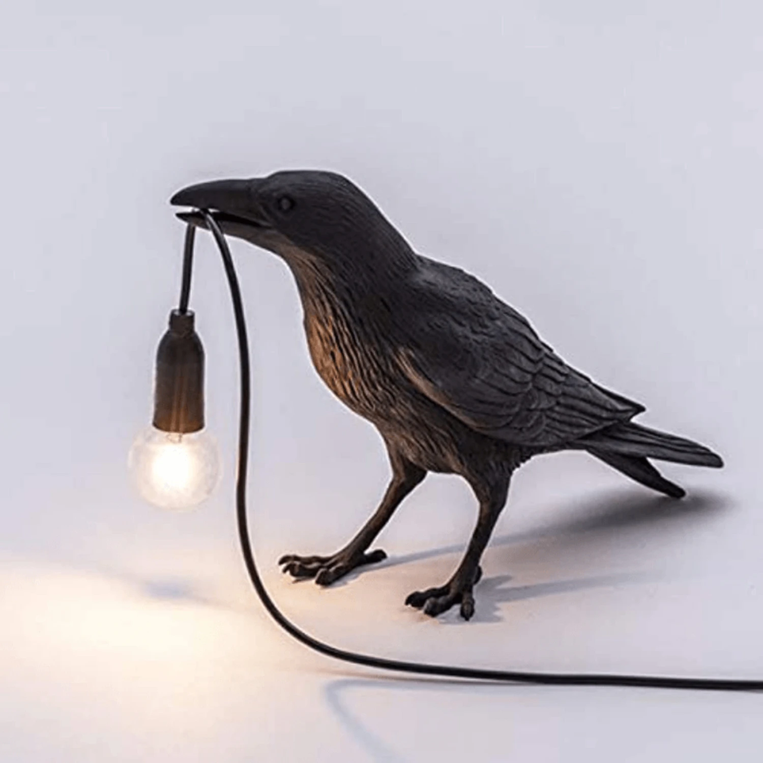 Ночник Raven — очаровательная черная готическая лампа с питанием от USB для