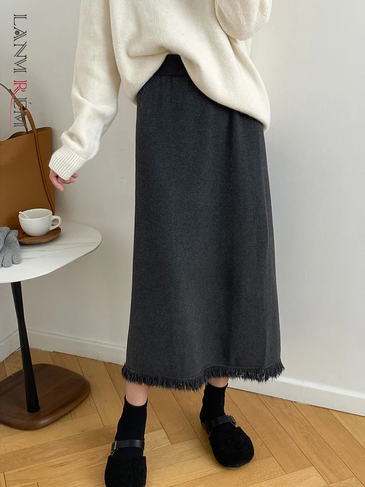 

Женская трикотажная юбка LANMREM, Однотонная юбка средней длины с высокой талией и бахромой, новинка весны 2023, 2Q1497