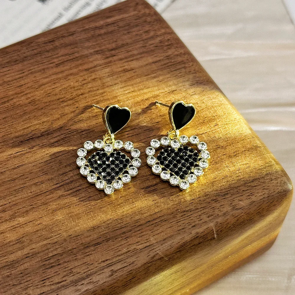 Черные серьги в форме сердца с масляной вставкой элегантные персиковые женские