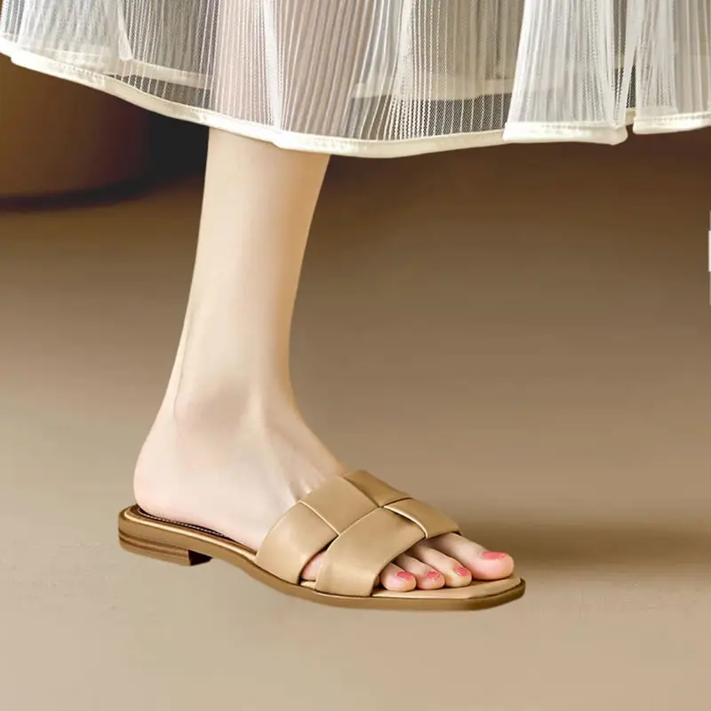 Женские сандалии из натуральной кожи на низком каблуке Размеры 35-40