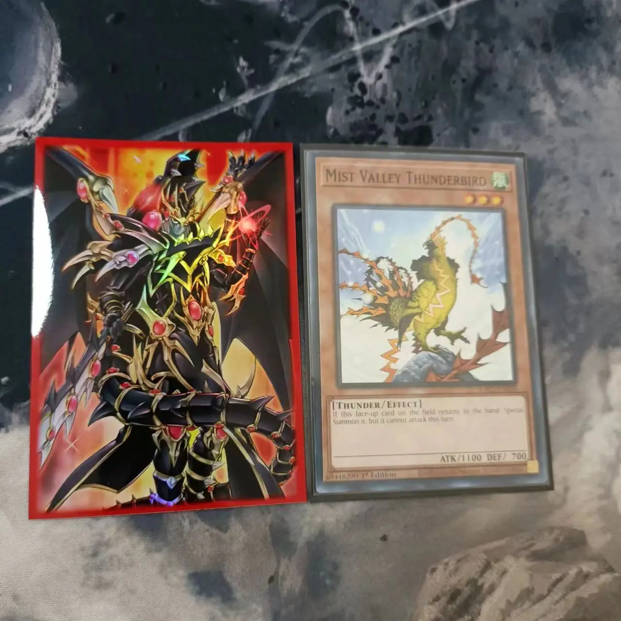 Фото 50 шт./упак. Yugioh Red-Eyes Dark Dragoon Card Sleeves Yu-Gi-Oh! Чехол для защиты от блеска для коллекционных карточек OCG №5