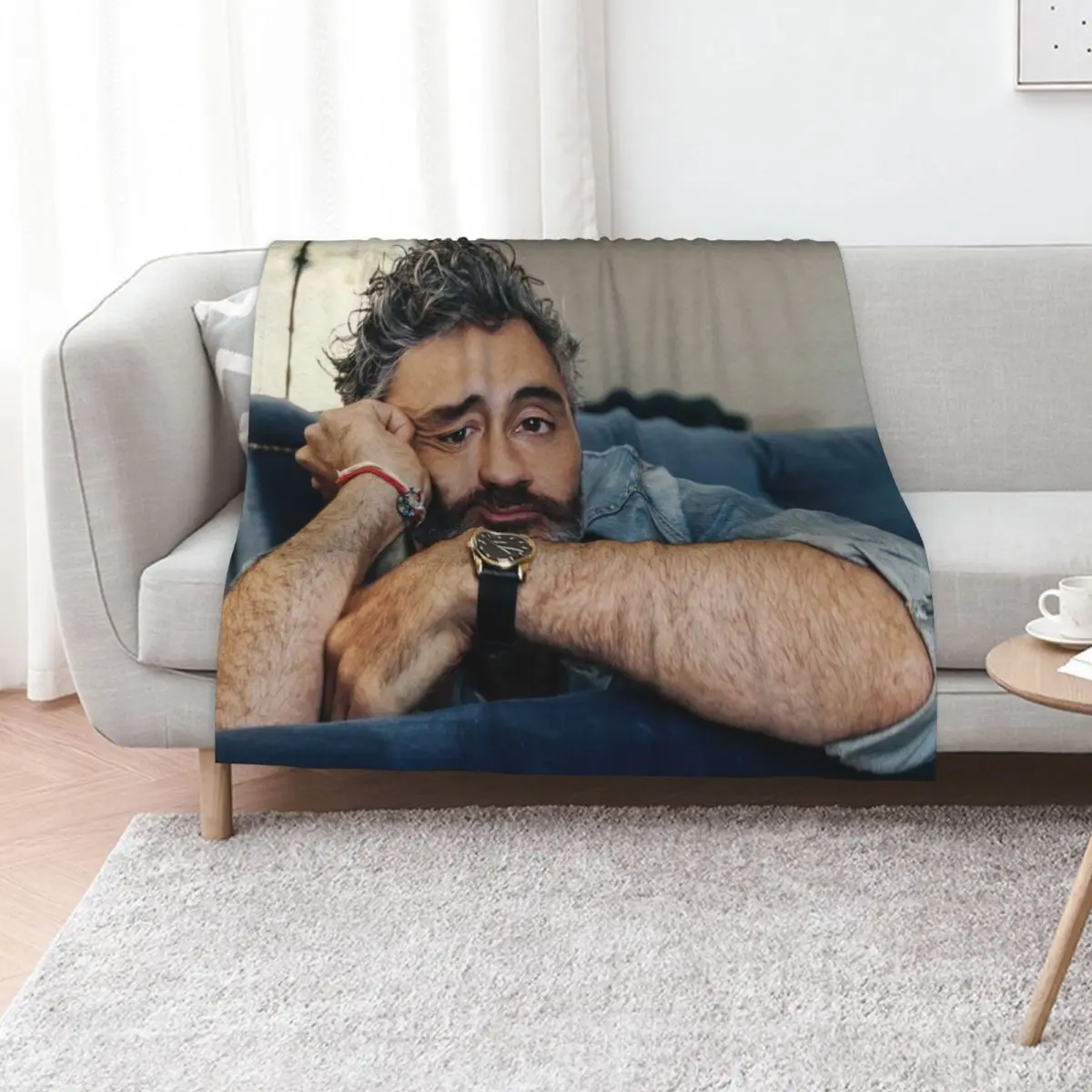 Фото Плед Taika Waititi, уютное теплое одеяло для декора спальни №1