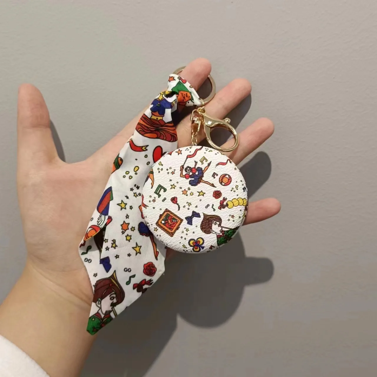 

Горячая Распродажа 2023, косметическое зеркало, брелок, изящный кожаный очаровательный двухсторонний зеркальный чехол с изображением старых...