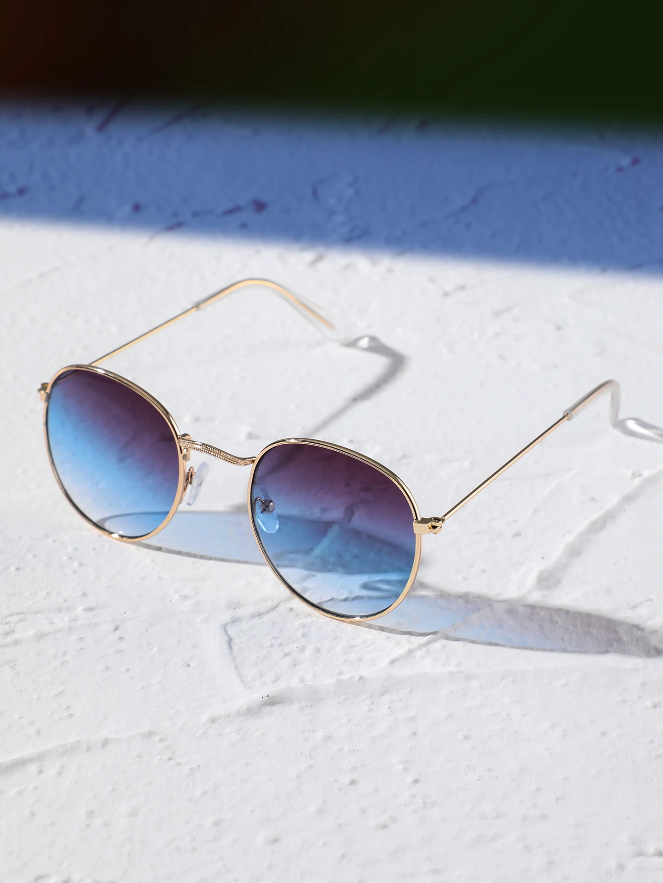 1 шт. модные женские солнцезащитные очки в металлической овальной оправе для