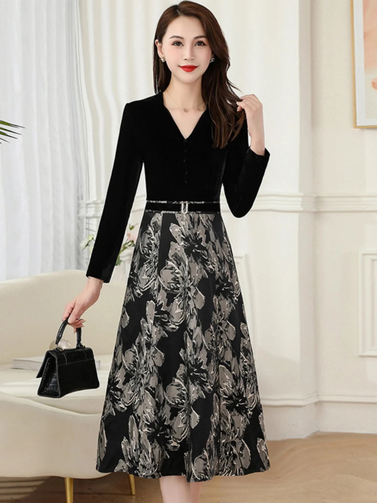 2024 Ранняя весна Цветное платье Женское с длинными рукавами Искусственное