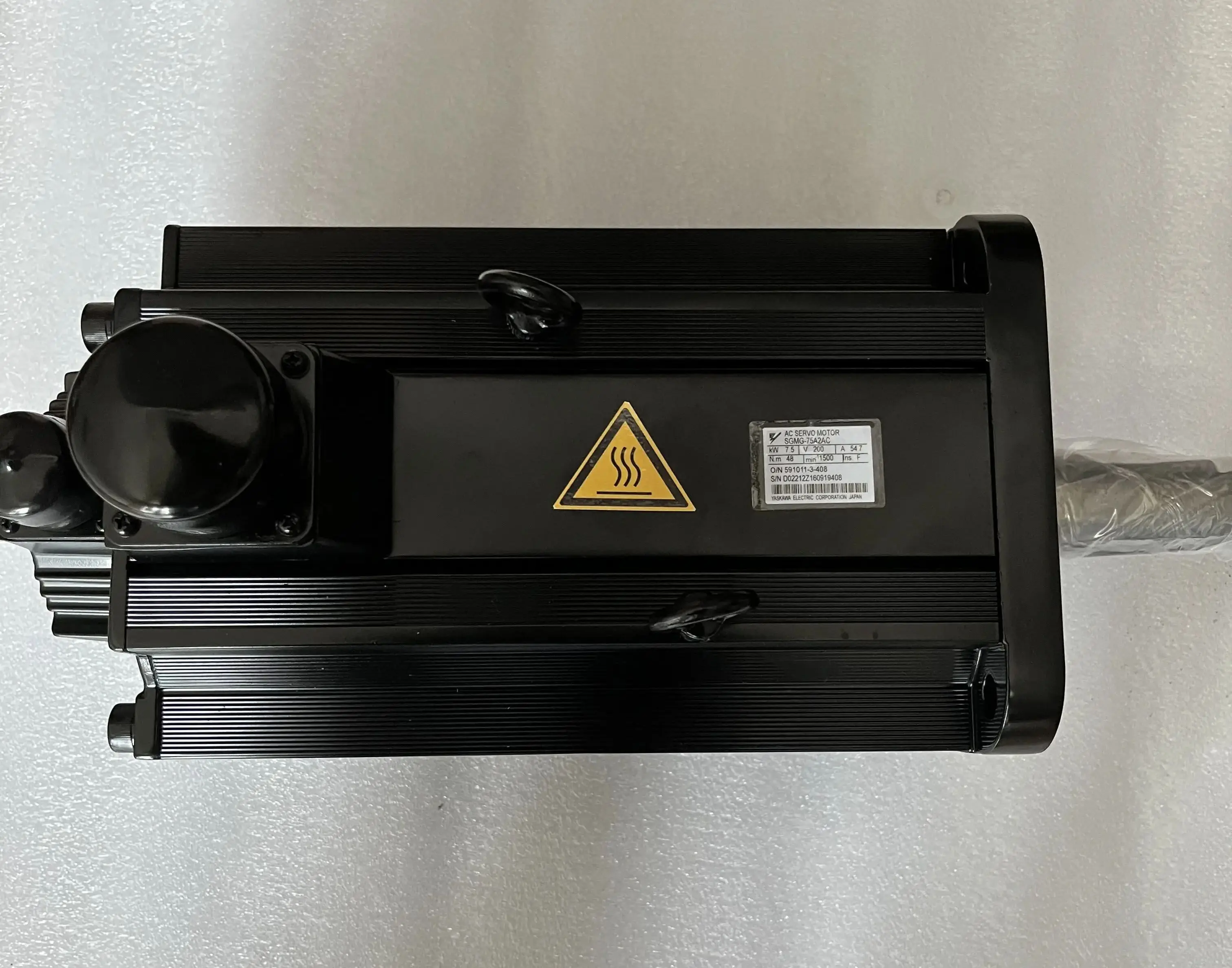 SGMG-75A2AC Совершенно новый серводвигатель SGMG 75A2AC быстрая доставка