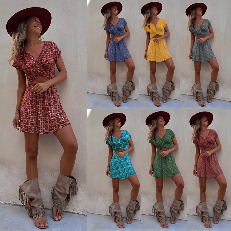 

Женское мини-платье с коротким рукавом, V-образным вырезом и принтом