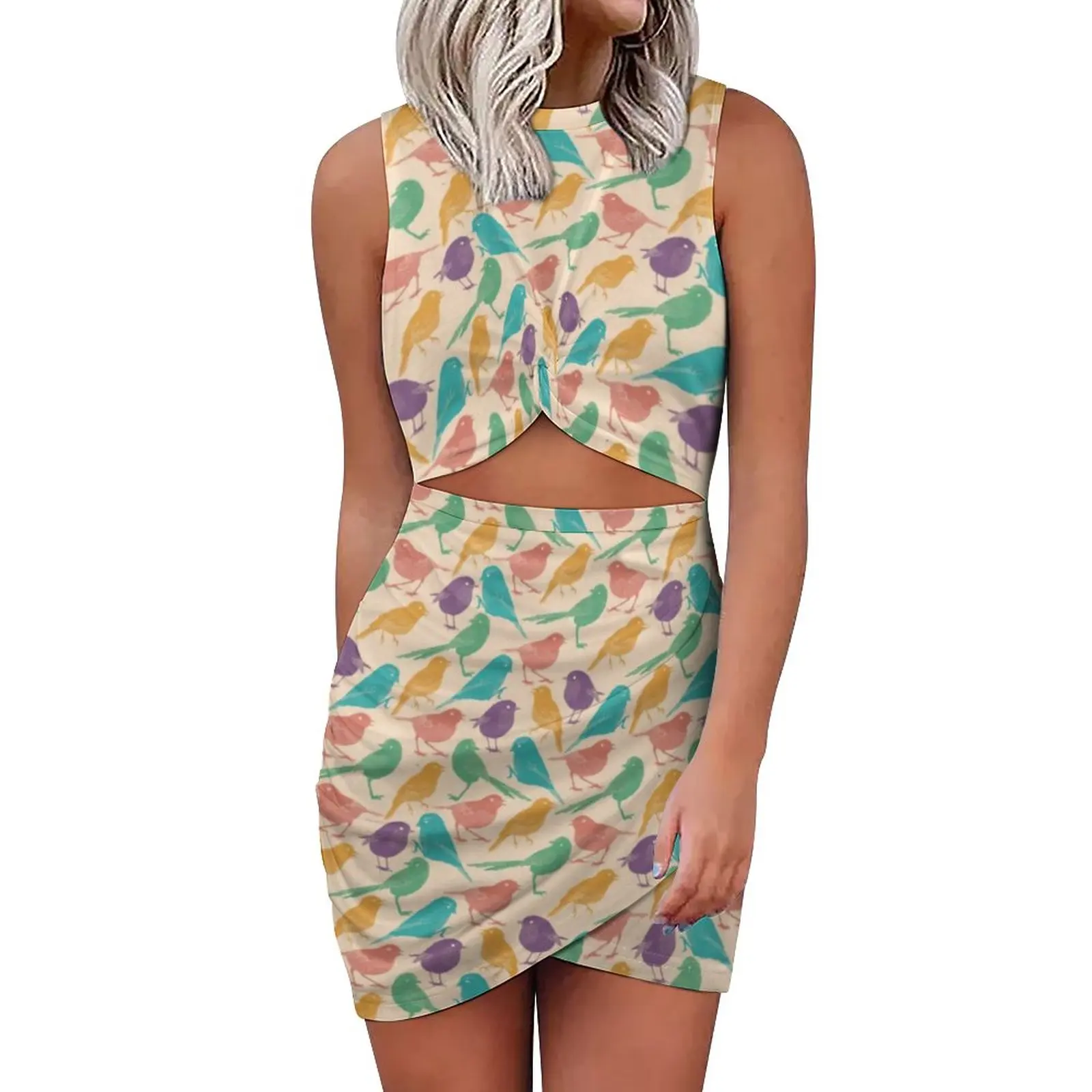 

Женское летнее облегающее платье с принтом в виде маленьких птиц