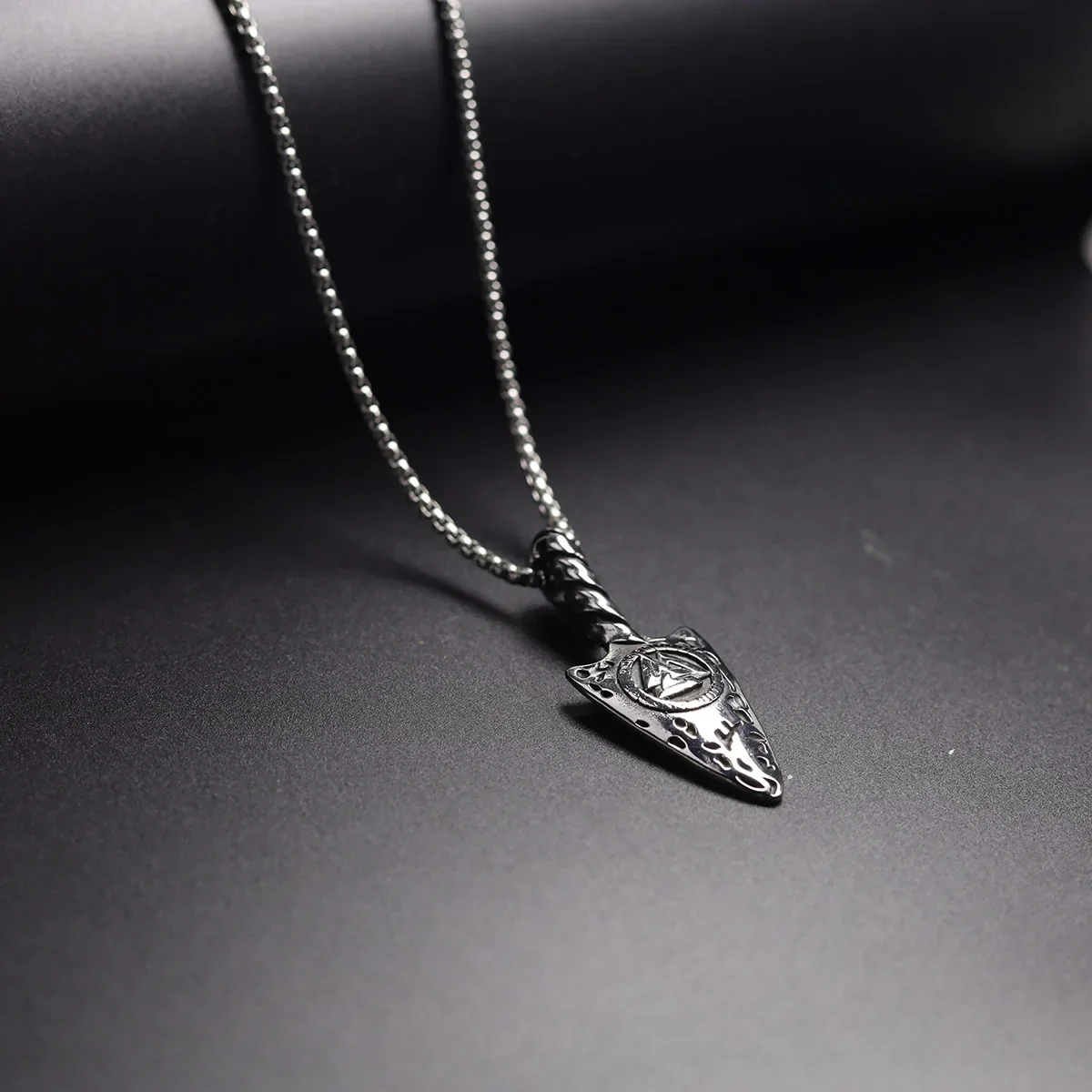 Новое ретро ожерелье с щитом архангела для подарка из нержавеющей стали кулон