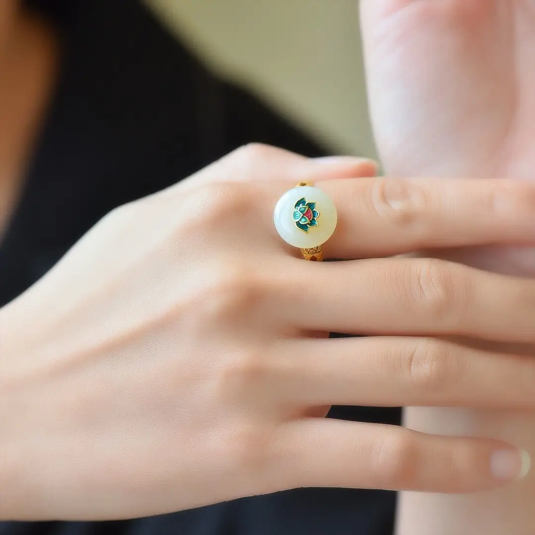 Кольцо из натурального белого нефрита Хэтянь с лотосом S925 стерлингового серебра в ретро-стиле дворца, безопасный подарок для матери.