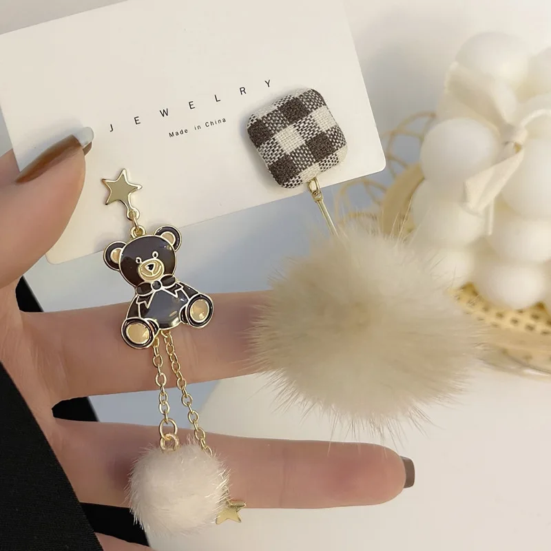 

Temperament Asymmetric Plaid Vintage Earrings Hair Balls Little Bear Clip on Earrings Women
