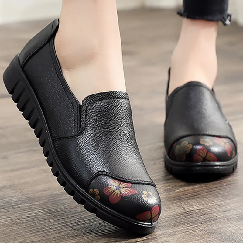 

2020 New Women's leather Large Flat shoes women Damping Non-slip Flat shoes ladies shoes