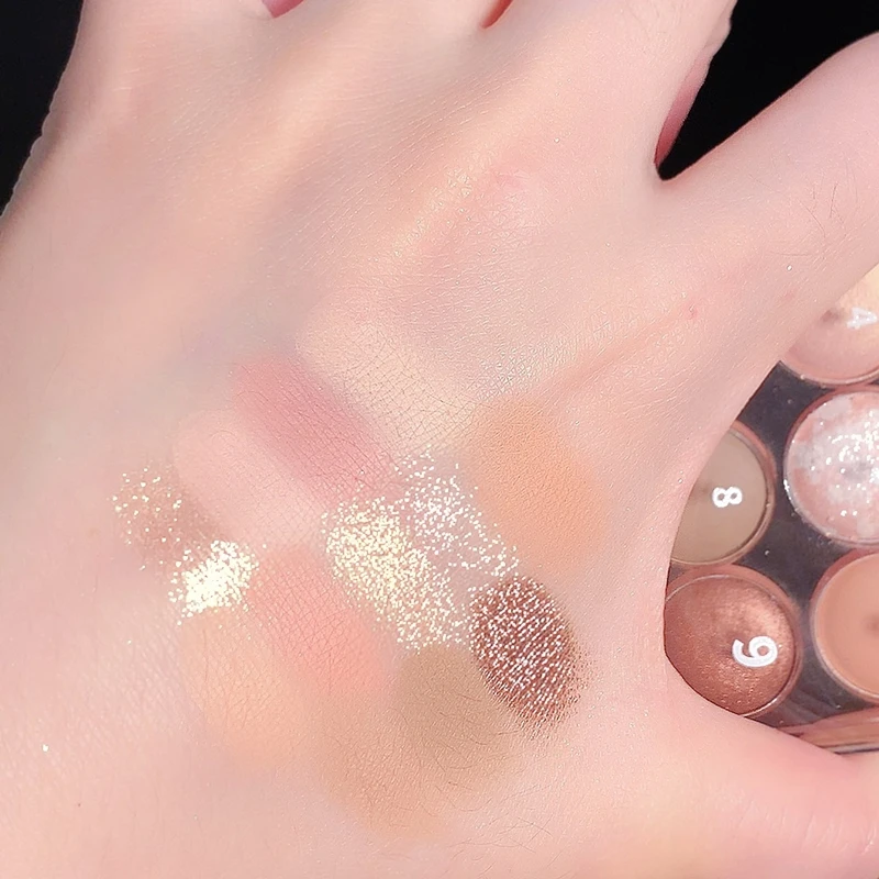 12-цветная палитра теней для век Love Heart натуральный прохладный тон матовая палетка