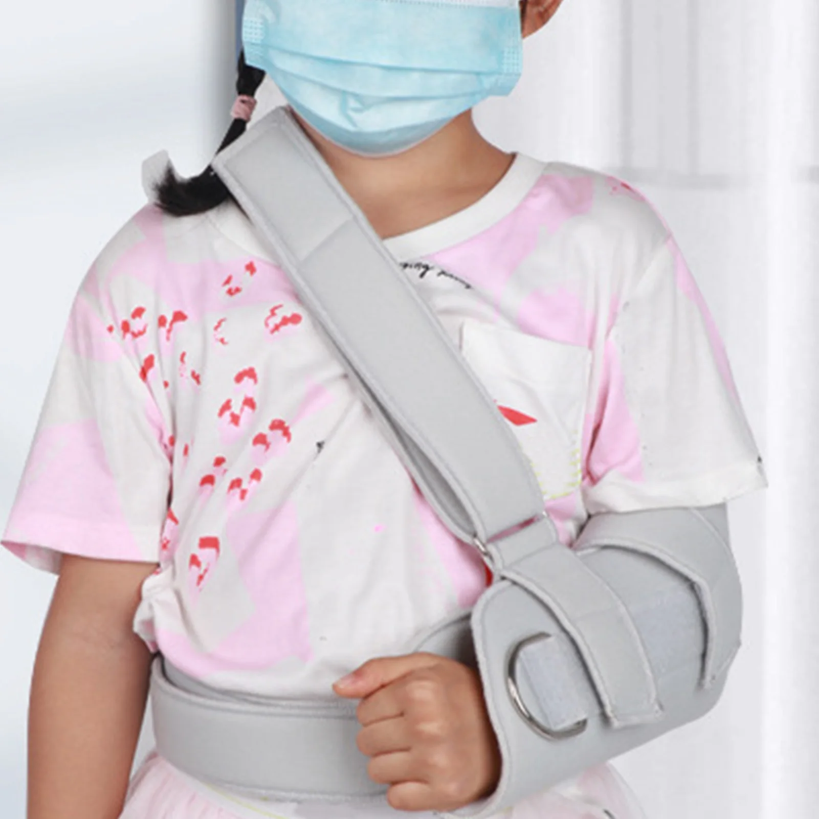 

Children Arm Fracture Sling Shoulder Support Immobilizer Arm Shoulder Sling Brace Stablizer Protector for Fracture Recovery