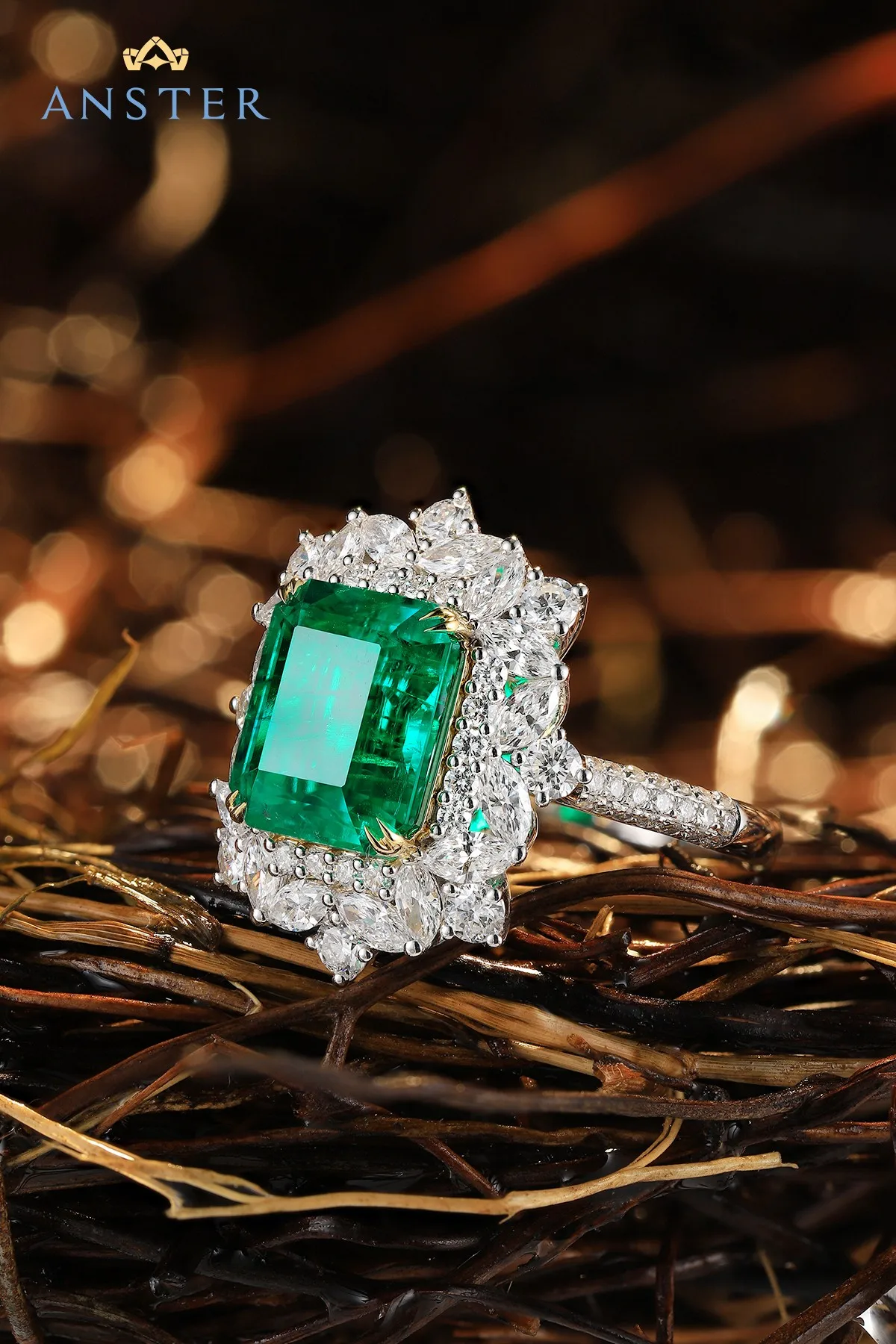 Рисунок 4 - Роскошное кольцо с изумрудом 18K Lab для женщин