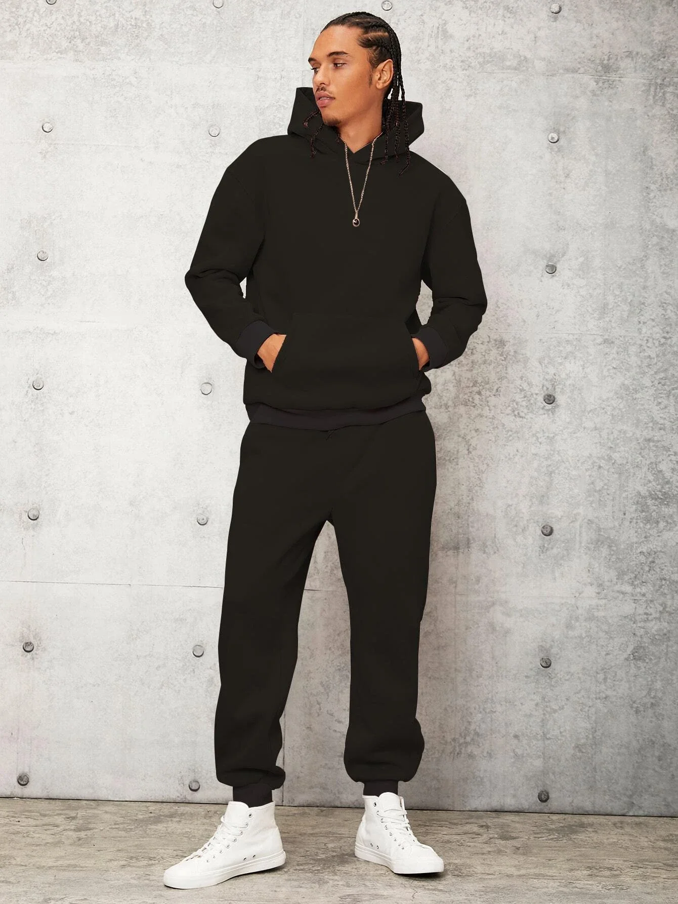 

Men Drop Shoulder Kangaroo Pocket Hoodie & Sweatpants