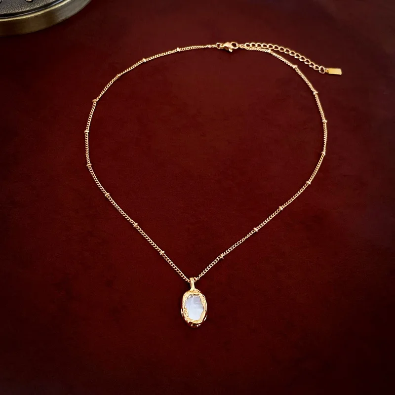 

Retro Simple Fritillary Irregular Oval Necklace Real golden Electroplated Clavicle Chain Necklace Women