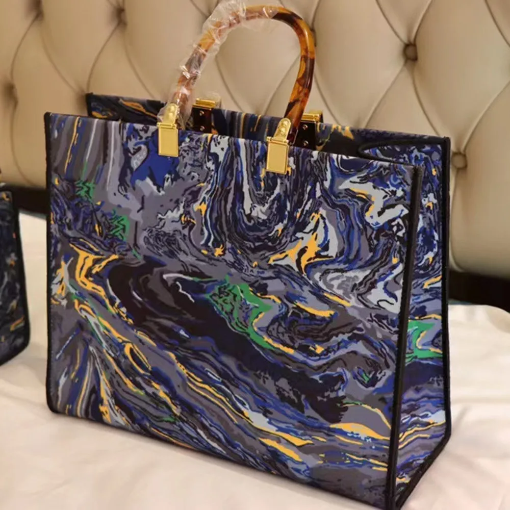 

Haute Couture 2022 Ladies Popular New Graffiti Handle Handbags, Western Style Versatile Shoulder Bags