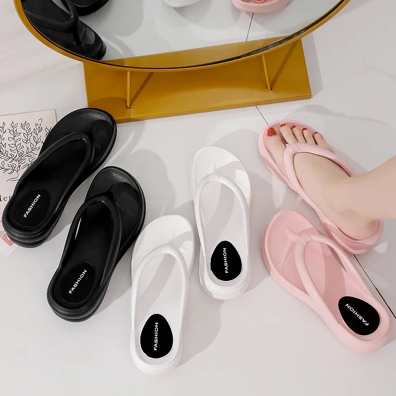 Summer New Thick Soled Women's Herringbone Slippers High Anti-skid Beach Shoes Soft Soled Comfortable Home Platform Sandals