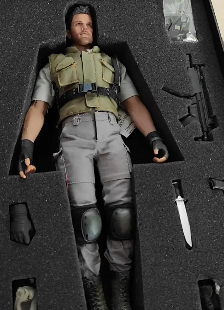 

MOMTOYS Game Chris 1/6 Collectible Action Figure Toy Doll Body Accessory for Fans Gift In stock